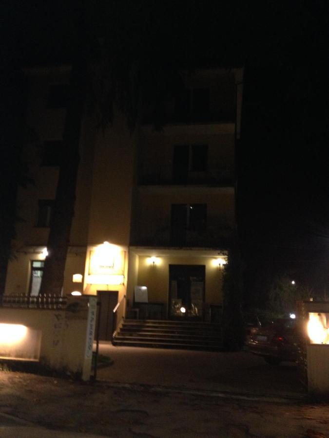 Residence Il Rampicante Monticelli Terme Exterior photo